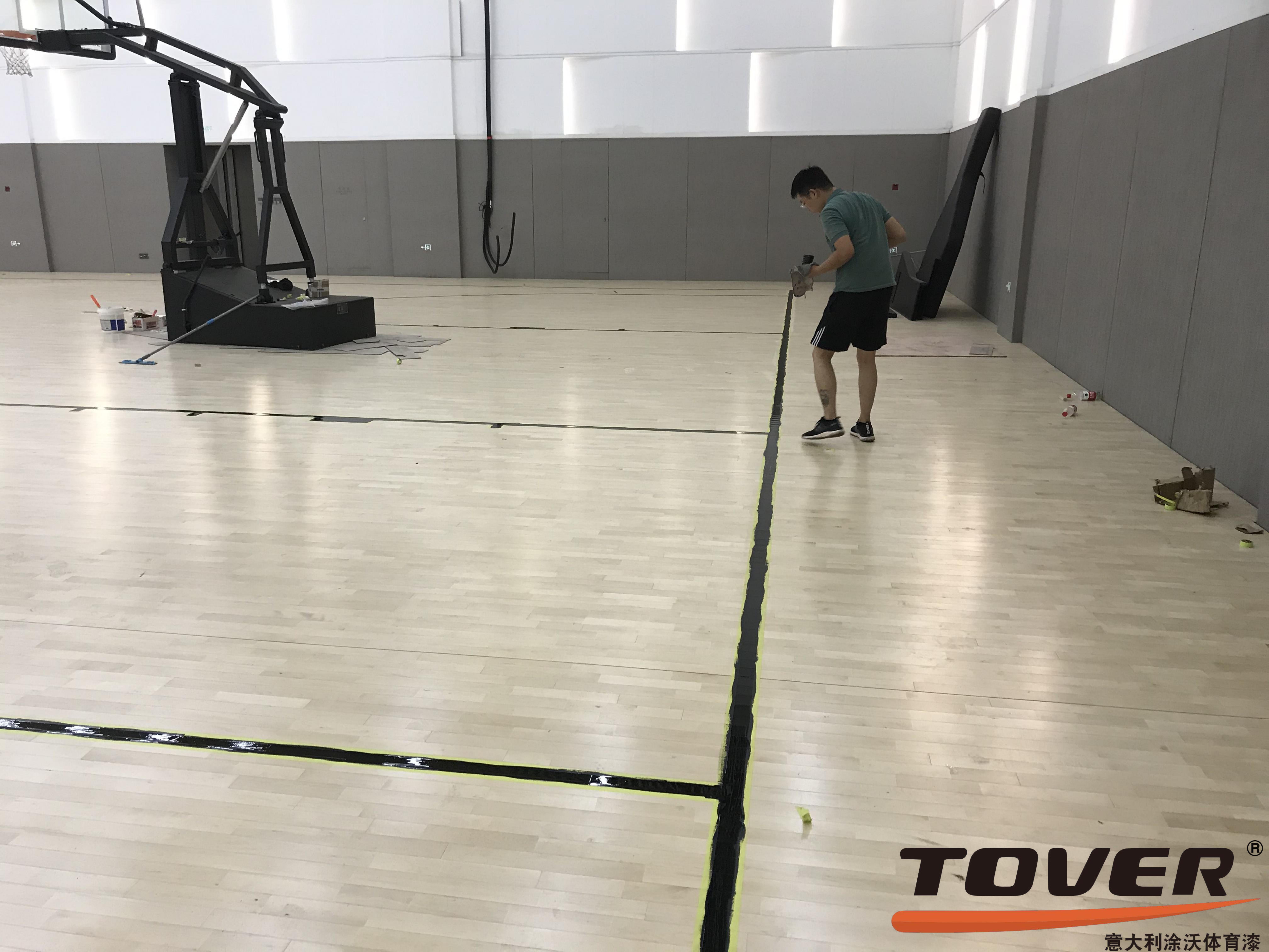上海瑞虹新城篮球俱乐部UV漆基底透木纹涂色 上海瑞虹新城篮球俱乐部UV漆基底透木纹涂色
